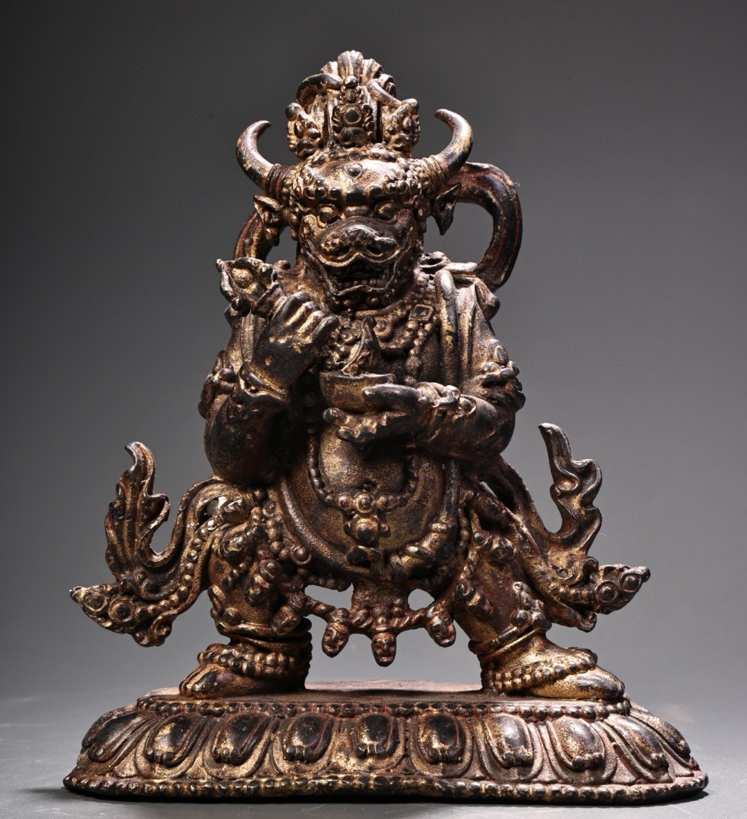 唐物 チベット 純銅 全銅 泥金 牛頭大威徳金剛 仏像1体 中国美術品 時代物 D63拍卖