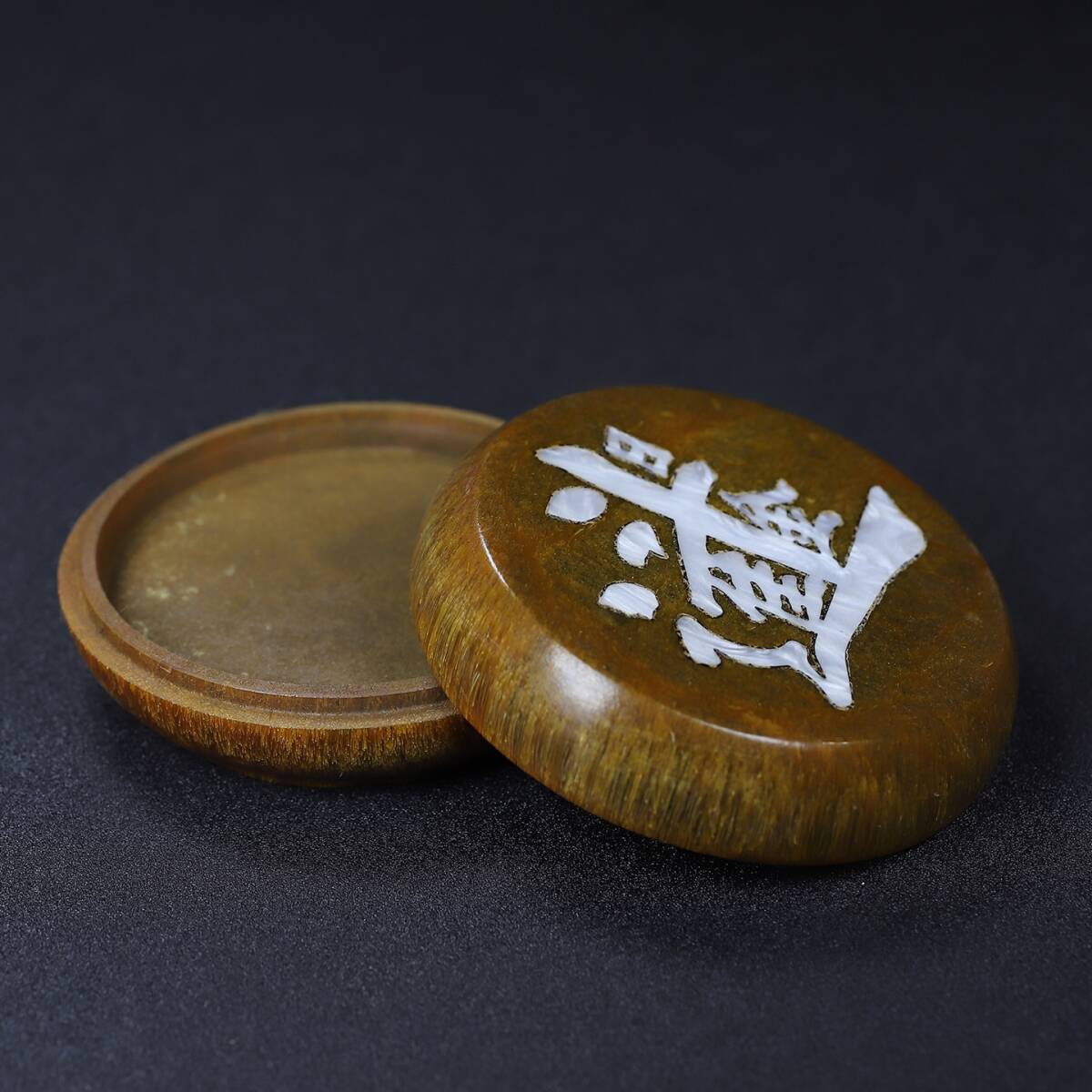 唐物 清代 牛角 はめ込む貝殼《日進鬥金》圓收納盒 置物 中国美術品 時代物 D63拍卖