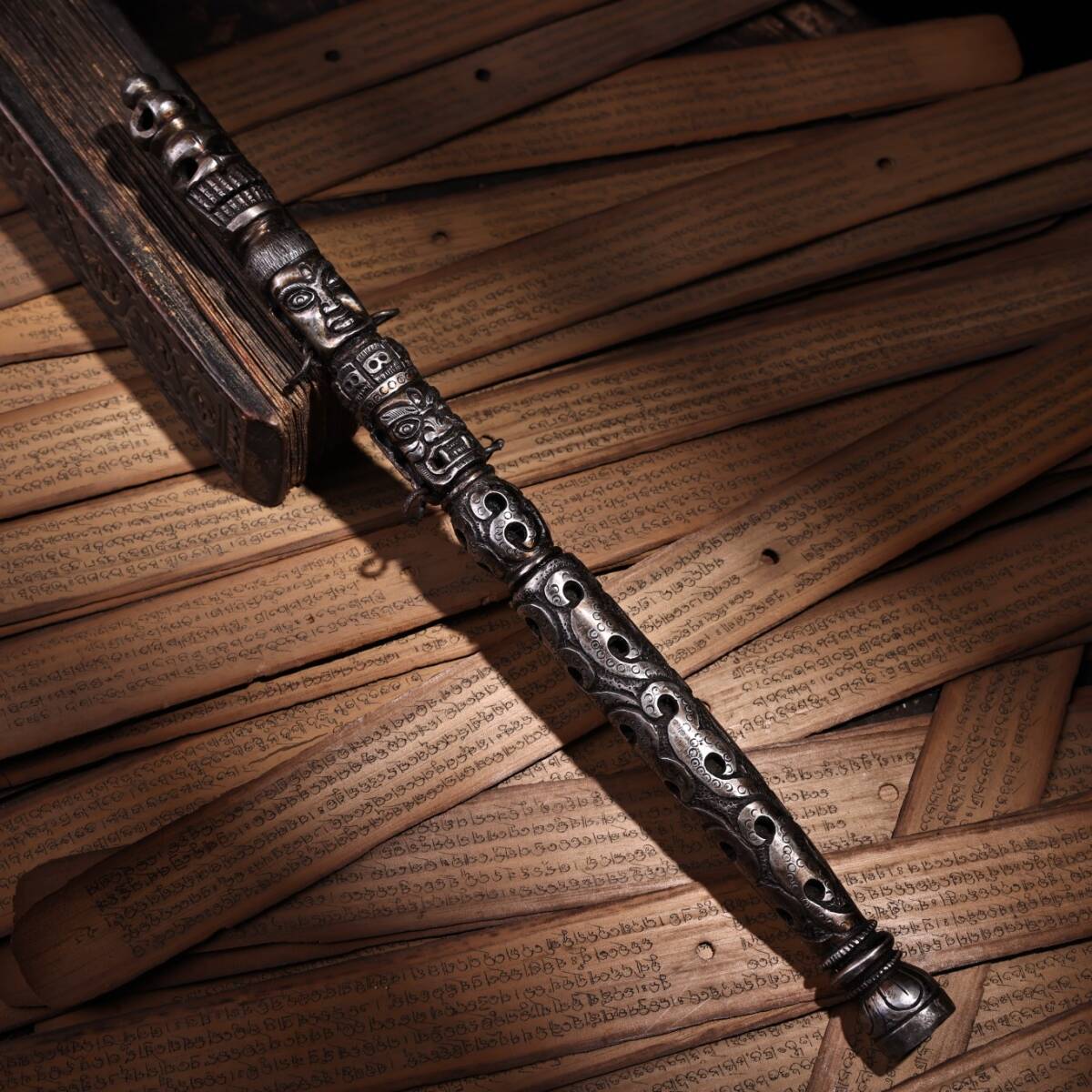 唐物 チベット工芸 寒鉄鏨刻 蔵伝降魔杵法器 中国美術品 時代物 D63拍卖