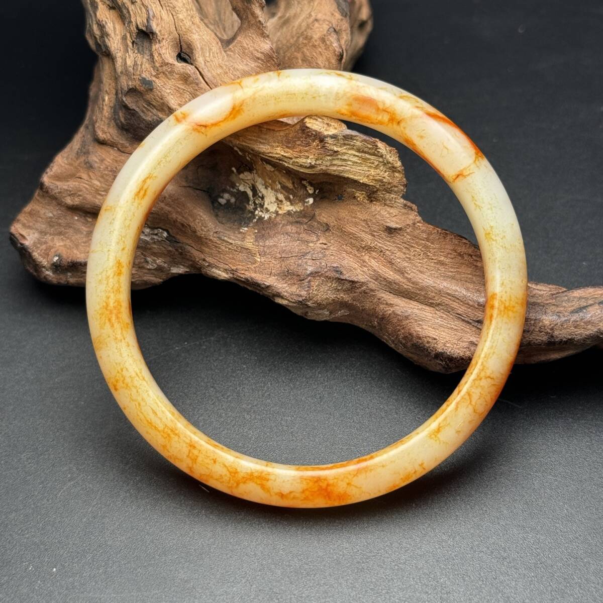 唐物 清代 玉彫 和田玉 玉の腕輪 腕輪型美觀 玉質細膩温潤 包漿一流 装身具 中国美術品 時代物 D63拍卖