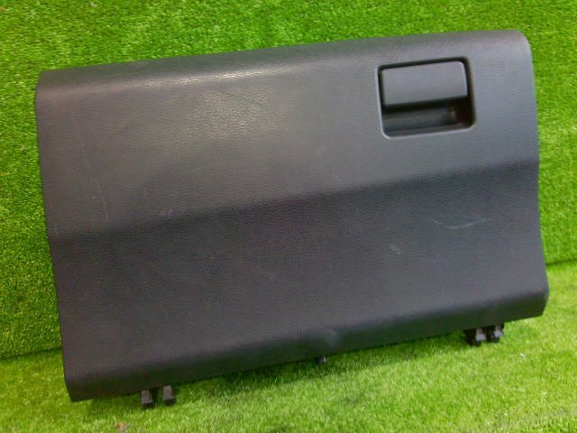 4kurudepa H26年 ハリアー DAA-AVU65W グローブBOX 55550-48070-C0 ZSU60 ZSU65 55550-48070拍卖