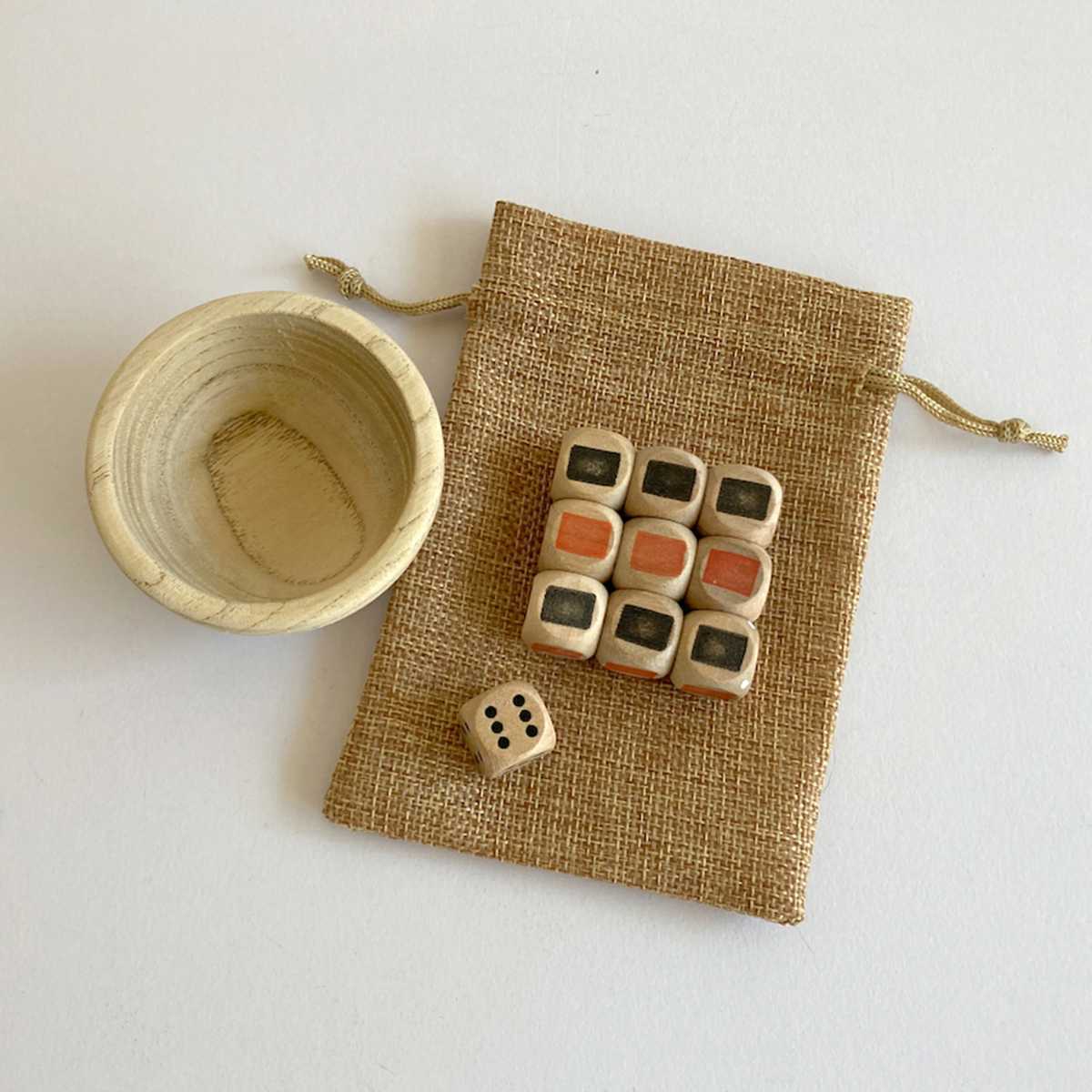 観象易サイコロ-断易-拍卖