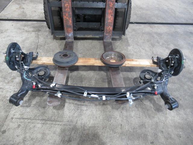 ヴィッツ DBA-NSP135 リアアクスルビーム 42101-52152 /42519拍卖