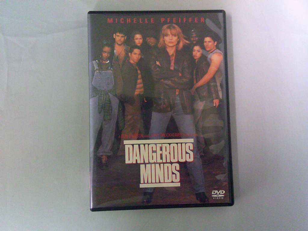 UD1022★DVD デンジャラス・マインド 卒業の日まで ケース・ジャケット付き 起動確認済み ディスク研磨・クリーニング済み拍卖