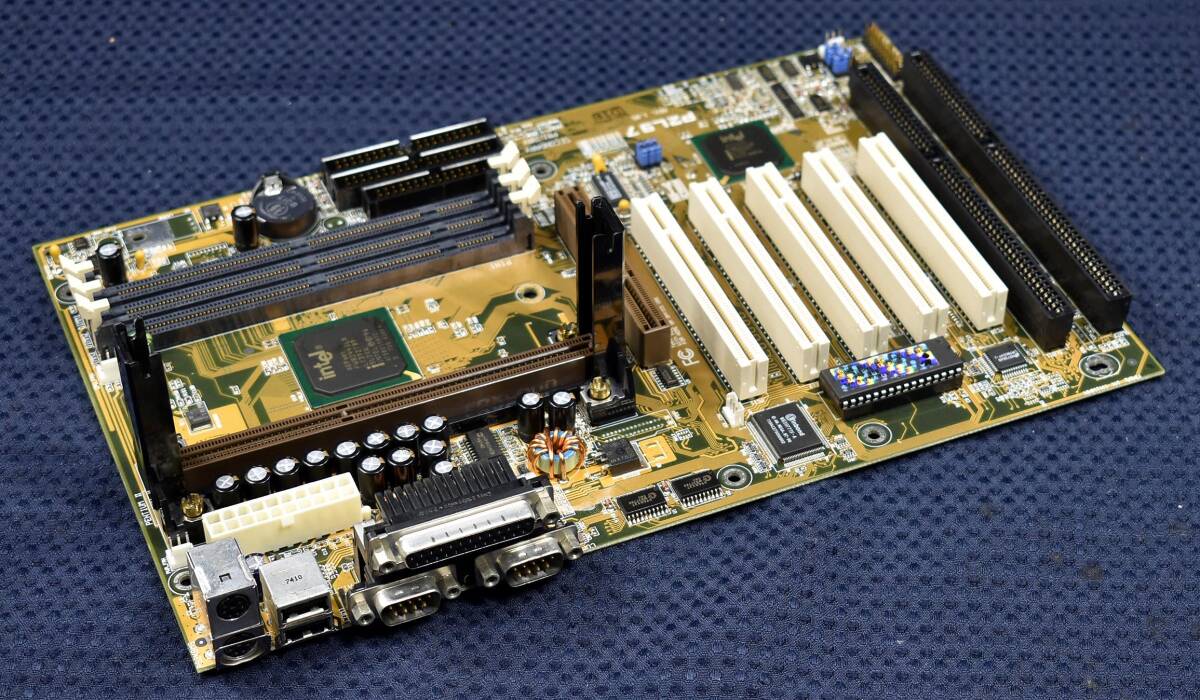 (国内発送) ASUSTek P2L97 REV.1.01 ATX マザーボード Intel 440LX Slot1 動作確認済 中古品 ASUS (管:PM66拍卖