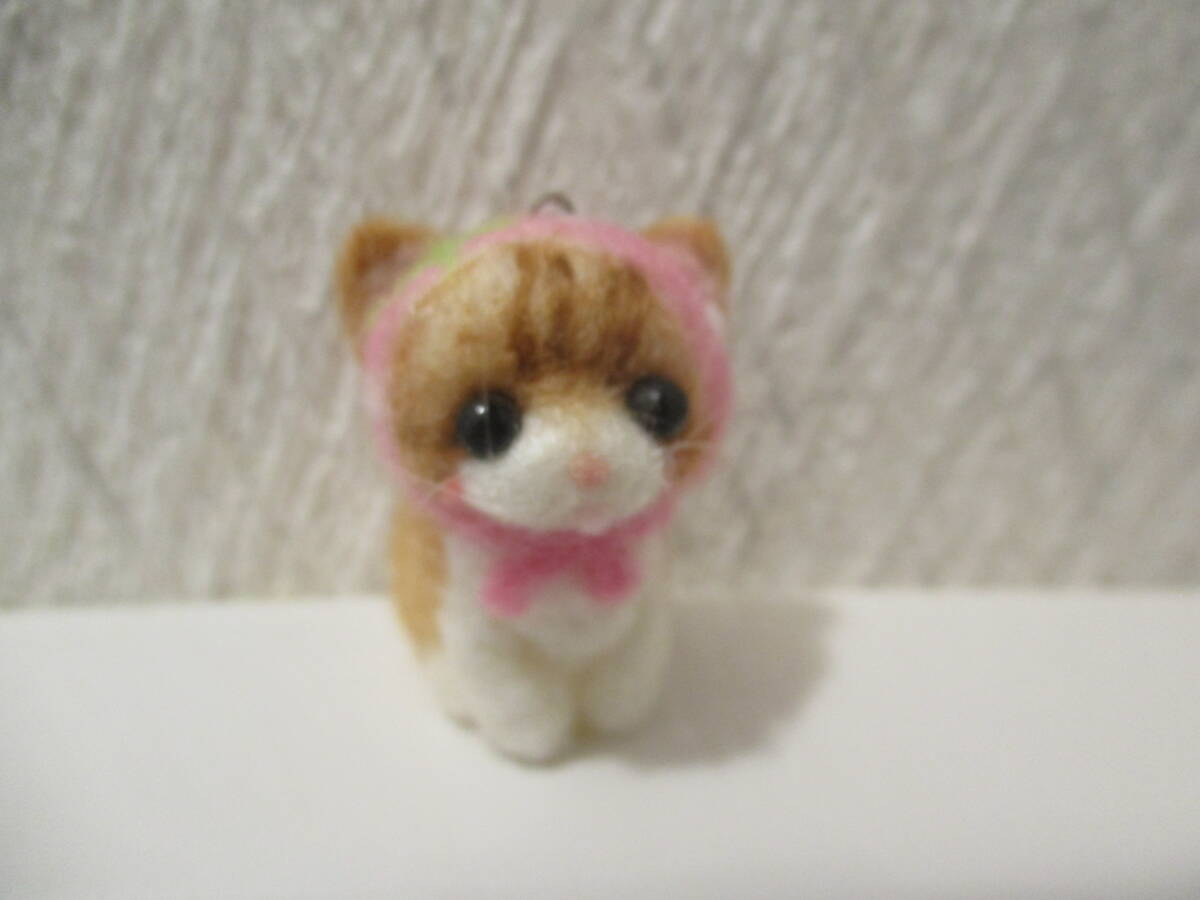 イチゴのお帽子 ネコちゃん プチトマトサイズ ストラップ拍卖