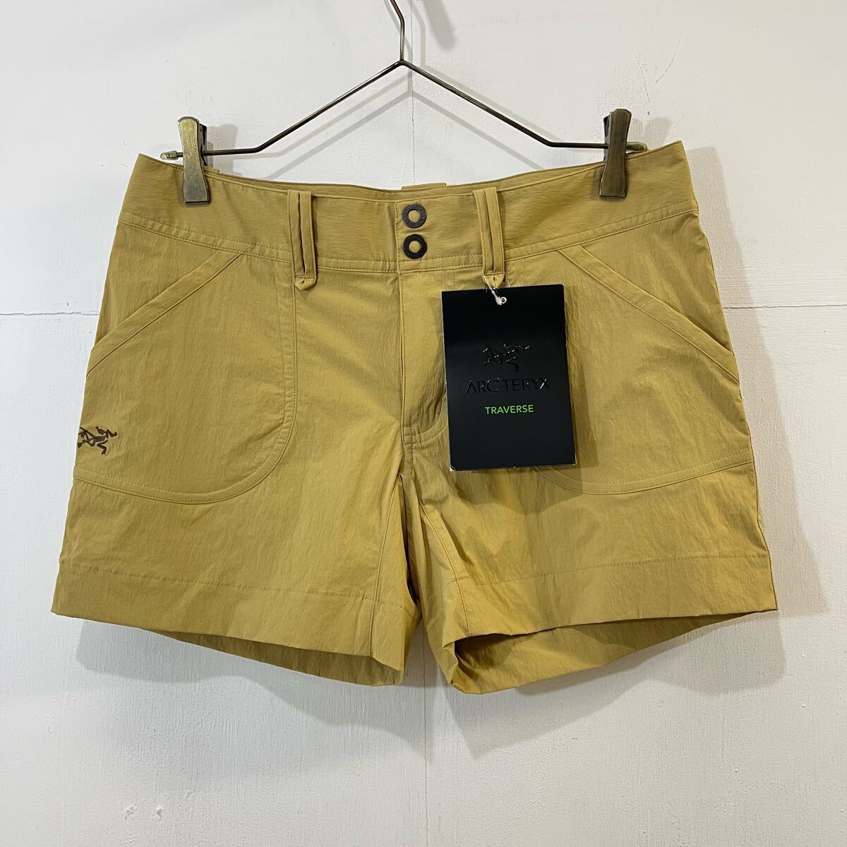 新品未使用タグ付き Arc’teryx Parapet Short Women's ハーフパンツ ショーツ 短パン 刺繍 アークテリクス【レターパックプラス郵送可】R拍卖