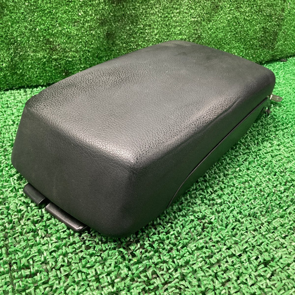 ♪♪レガシィ BM9 センターコンソール フタ (W1965)♪♪拍卖