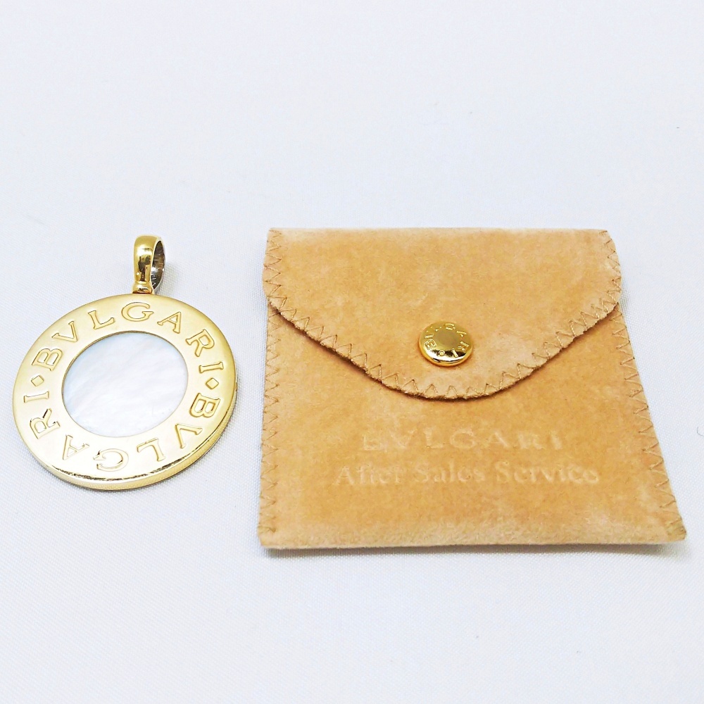 B24-2934 BVLGARI ブルガリブルガリ ペンダントトップ 750/SS シェル&オニキス ゴールド 直径3.5cm アクセサリー 保存袋付拍卖