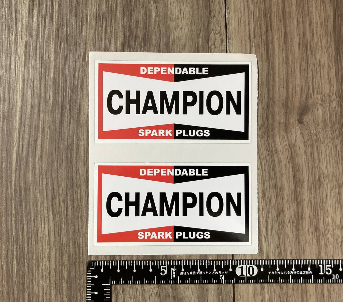送料無料 Champion Spark Plugs Dependable チャンピオン ステッカー 2枚セット 100mm × 52mm拍卖