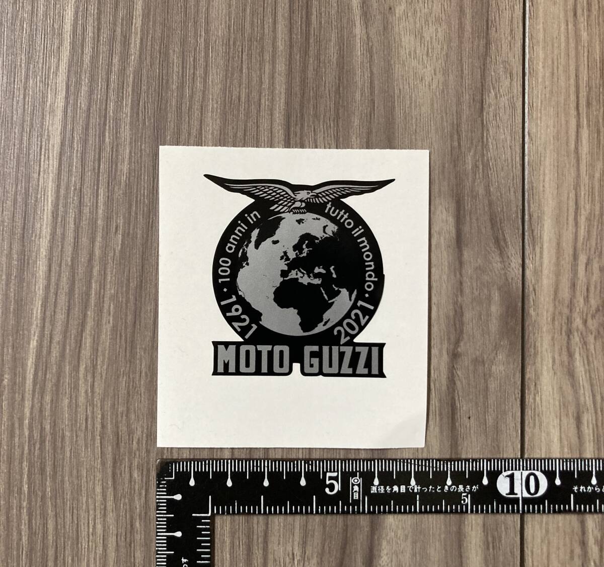 ★送料無料★MOTO GUZZI Anniversary モト グッツィ ステッカー デカール シルバー 53mm x 55mm拍卖