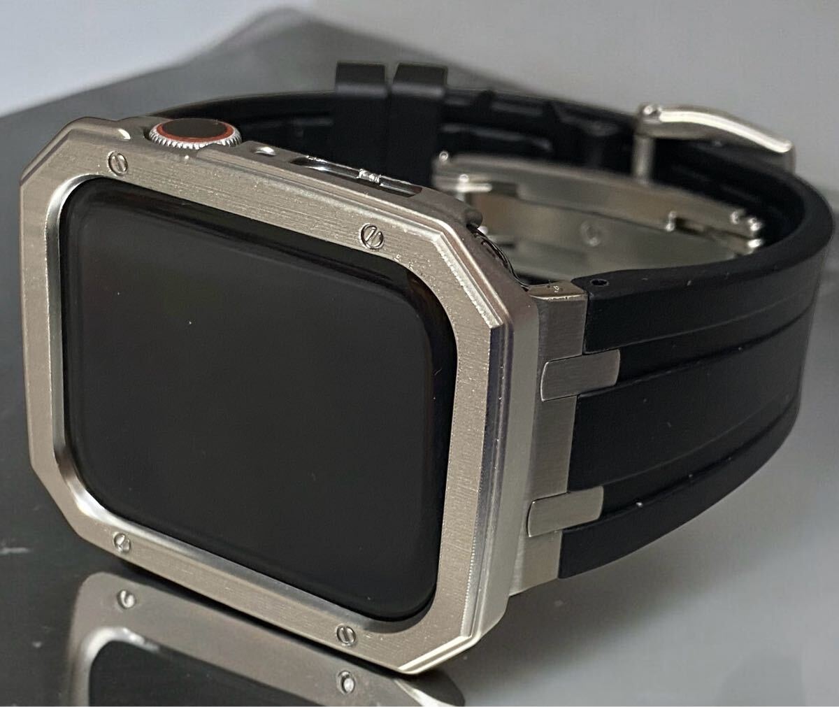 アップルウォッチ ラバーベルト カバー ウルトラ Apple Watchバンド 40 41 44 45 49mm シルバーブラック拍卖