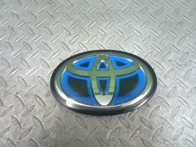トヨタ(TOYOTA)※同梱不可※プリウス ZVW50 エンブレム 品番 53141-47030 フロント側拍卖