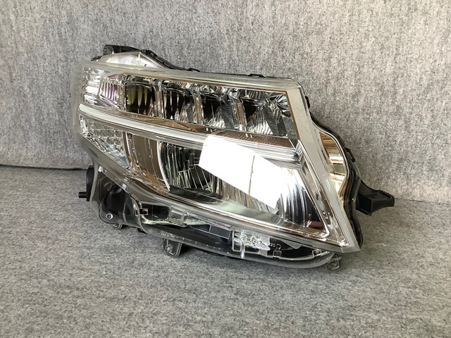 5071-N3 ルーミー M900A 前期 ヘッドライト LED 右 ☆拍卖