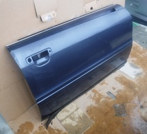 AUDIアウディ90アウディー2.3 NGフロント右ドア 運転席フロントドア パネル 紺ドアパネル部品取り車あります80部品取り車あります。拍卖