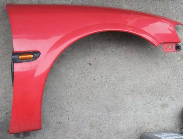 オペル ベクトラ ワゴン右フロントフェンダーXH200W右フェンダー拍卖