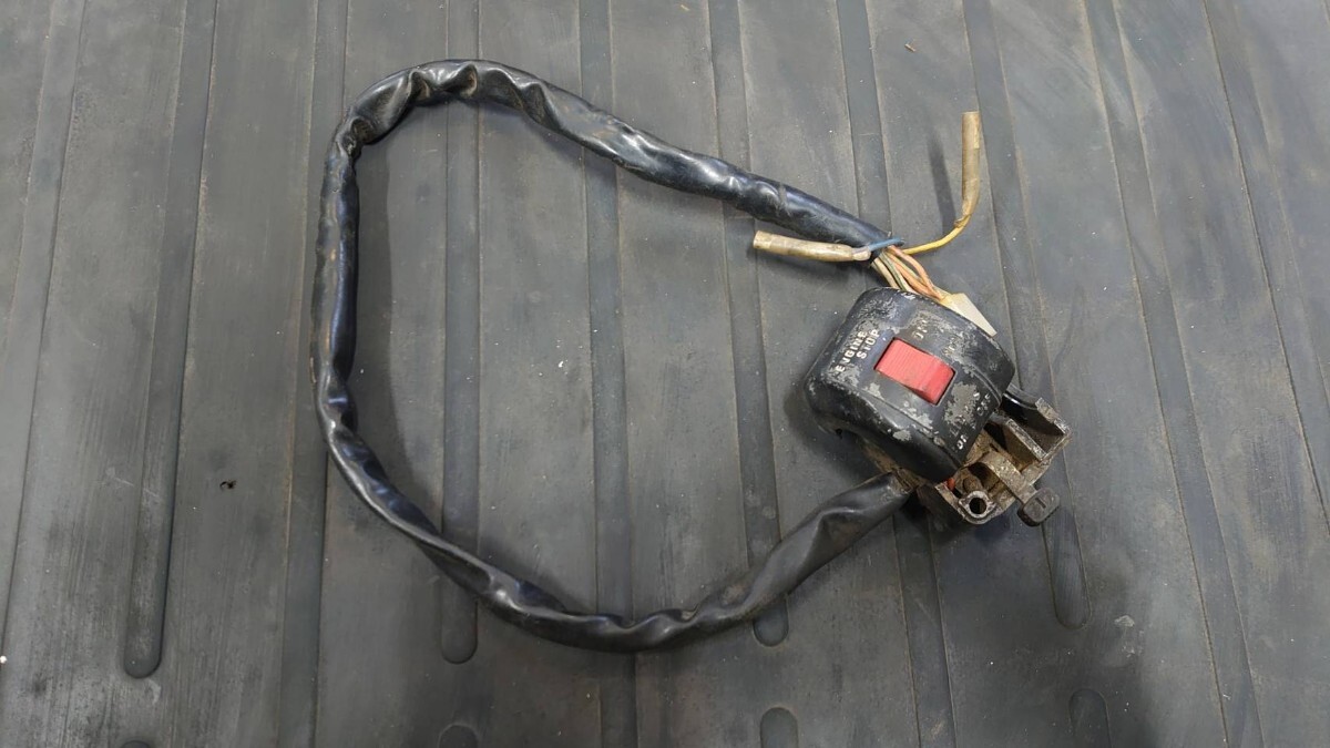 GSX400E ザリ 純正右スイッチボックス / SUZUKI 旧車拍卖