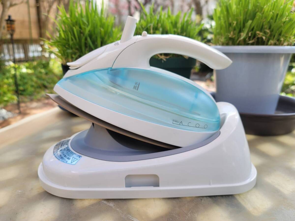 期間限定値下げ TOSHIBA LACOO スチーム コードレスアイロン TA-FV15 通電電熱確認ずみ拍卖