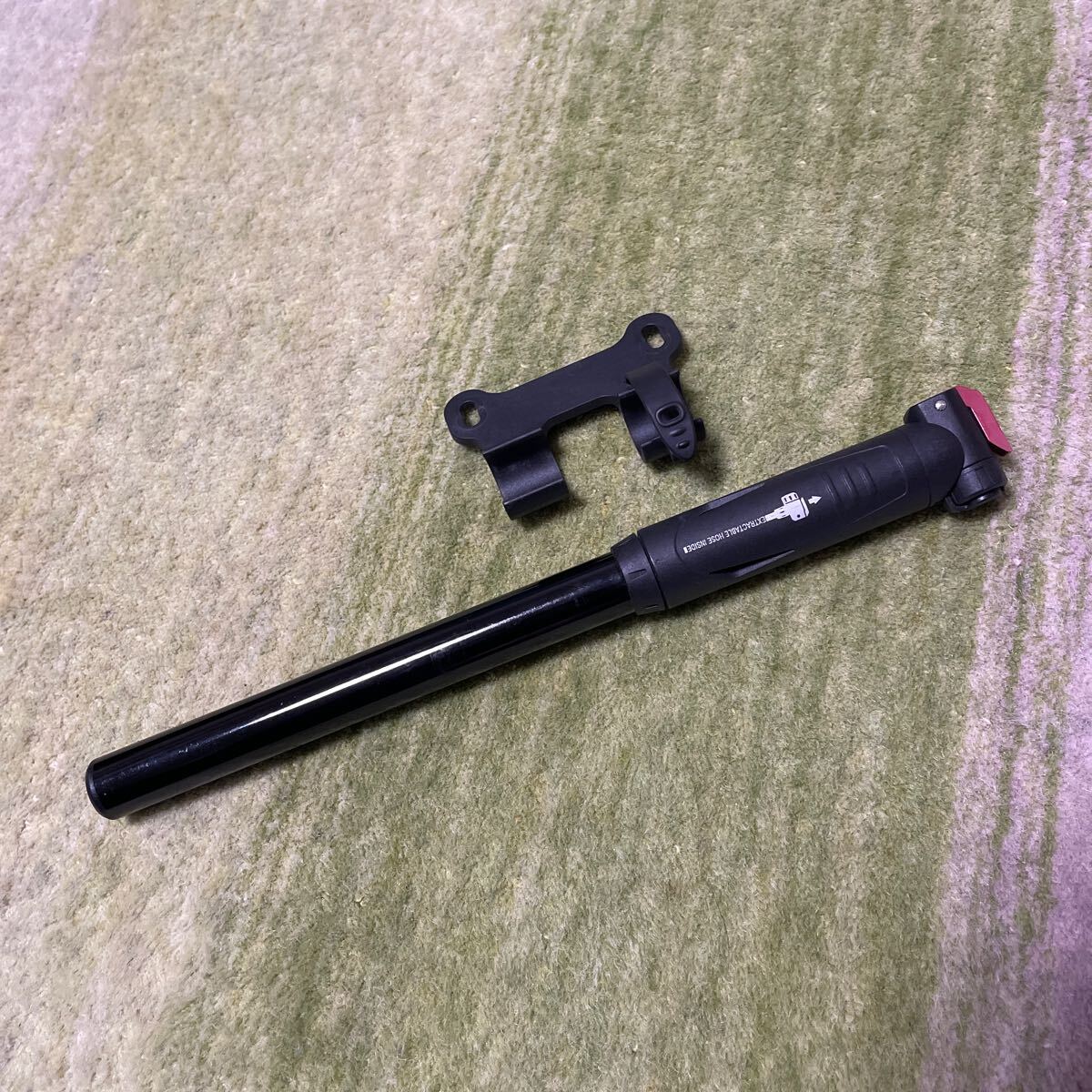 携帯ポンプ サイクリング 携帯空気入れ 黒 ブラック拍卖