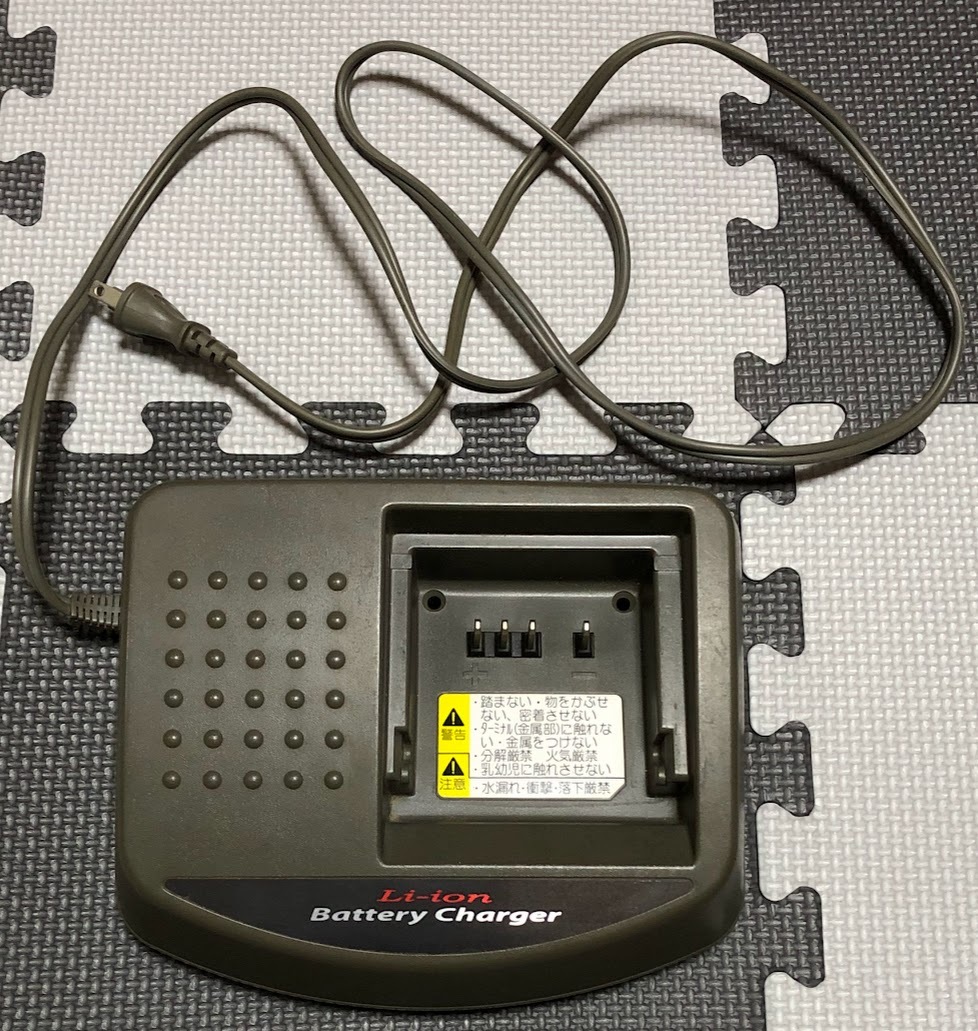 【ジャンク】 YAMAHA ヤマハ X23-00 充電器 電動アシスト自転車用バッテリー充電器 【商品説明必読】 電動自転車用バッテリー充電器拍卖