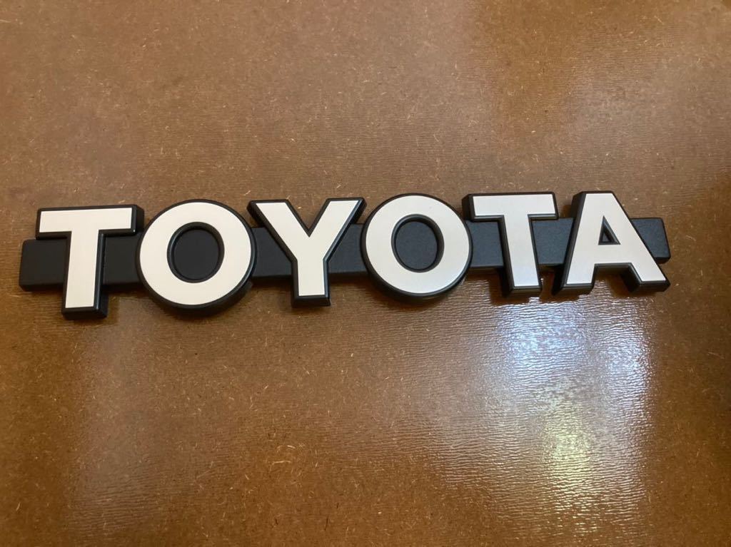 TOYOTA genuine 75316-90A00 front grille emblem for Land Cruiser60 emblem White T-33拍卖