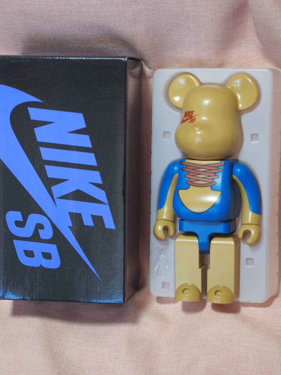 ベアブリックBE@RBRICK ナイキSB NIKE 400% ベアブリック拍卖