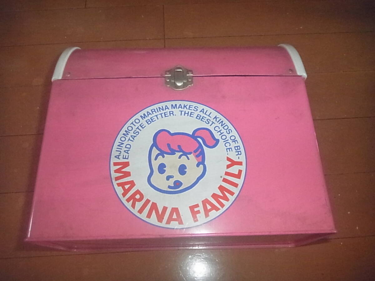 オサムグッツ「マリナ・ファミリーランチケース&サンドイッチピン/原田治/味の素/昭和レトロ/入手困難拍卖