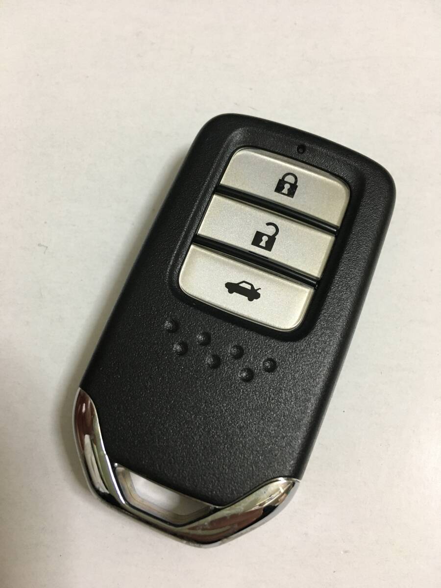 72147-T9C-J01 ホンダ HONDA 純正 ハイブリッド グレイス GM4 GM5 3ボタン スマートキー キーレス リモコン トランクボタン 250304拍卖