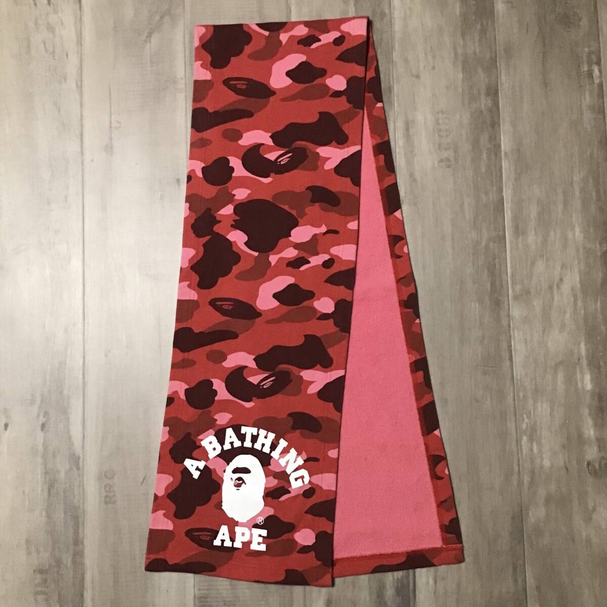カレッジロゴ スウェット マフラー Pharrell camo a bathing ape BAPE Red camo エイプ ベイプ アベイシングエイプ 迷彩 NIGO n28拍卖