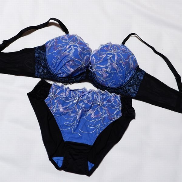 Last サンリーフ C85L/LL 百合刺繍 ブラ&ショーツセット ロイヤルブルー 大きいサイズ拍卖