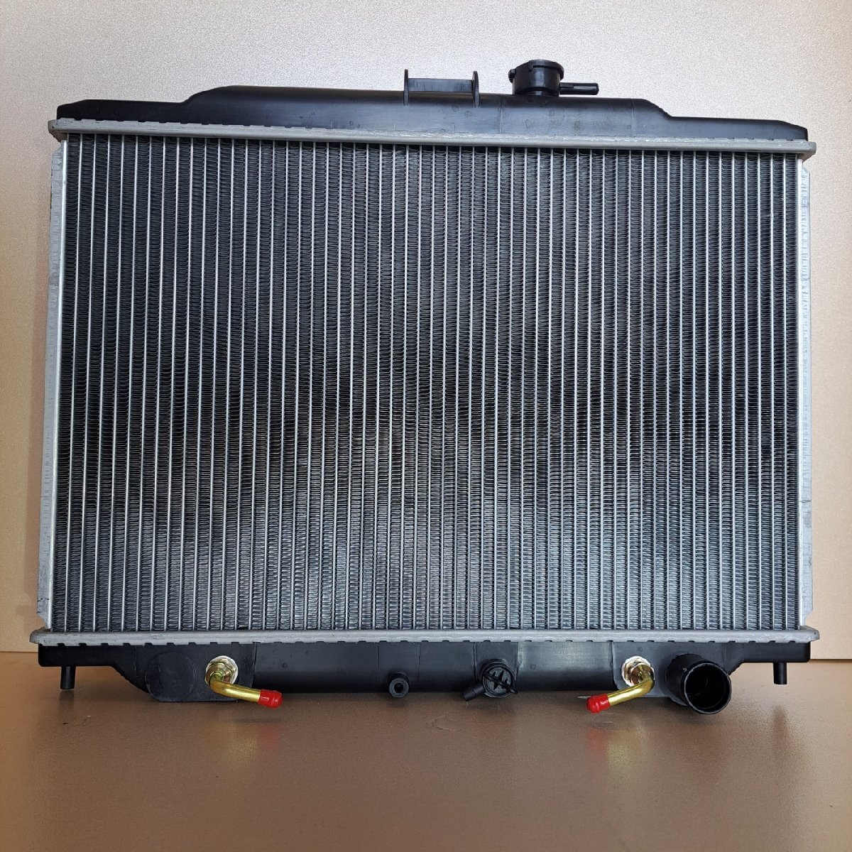 ラジエター キャラバン CS4E26・CS8E26・DS4E26・DS8E26・KS2E26・KS4E26・KS6E26・KS8E26・VR2E26 A/T 新品未使用 ラジエーター拍卖