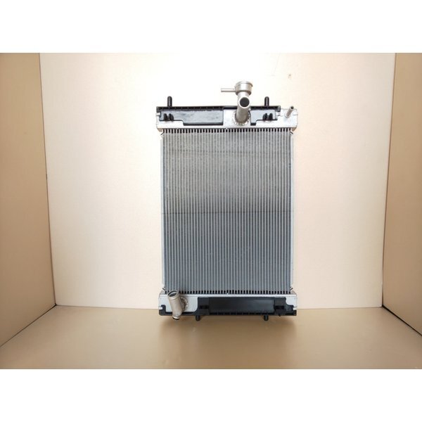 ラジエーター ピクシスメガ ターボ LA700A 新品 ラジエター拍卖