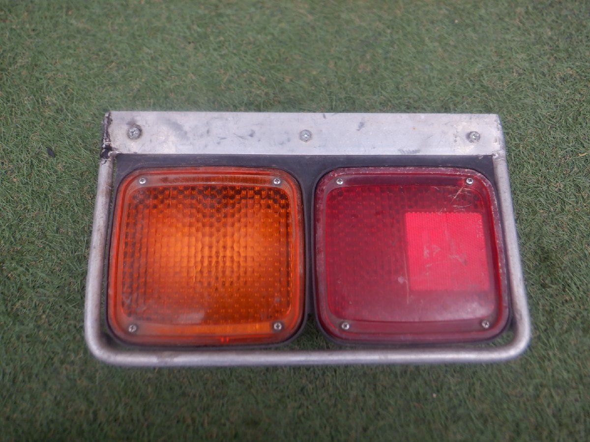 日野 純正 プロフィア コンドル アトラス トラック IKI 4159 テールランプ テールライト 片側 アルミ フレーム付き m-25-3-208拍卖
