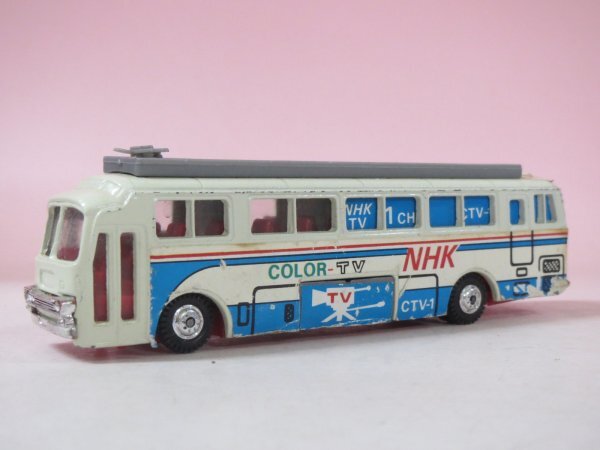 70325■ワールドゼッケン30 三菱B906R型 テレビ中継バス NHK  永大 1/100拍卖