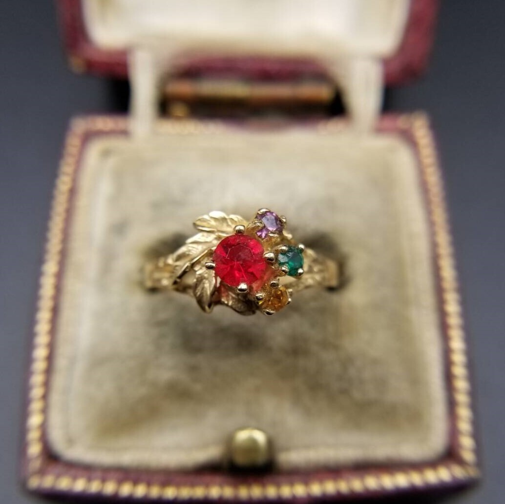 セールスマンサンプル ヴィンテージ バースストーン リング 植物 フローラル ゴールドトーン 指輪 レトロ 赤 黄色 緑 紫 Y22-F⑪拍卖
