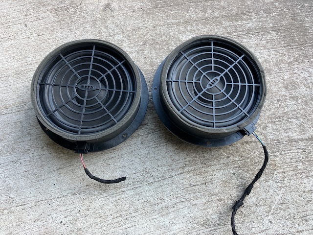 アウディQ3★2.0TFSI クワトロ★8U★純正スピーカー左右セット拍卖