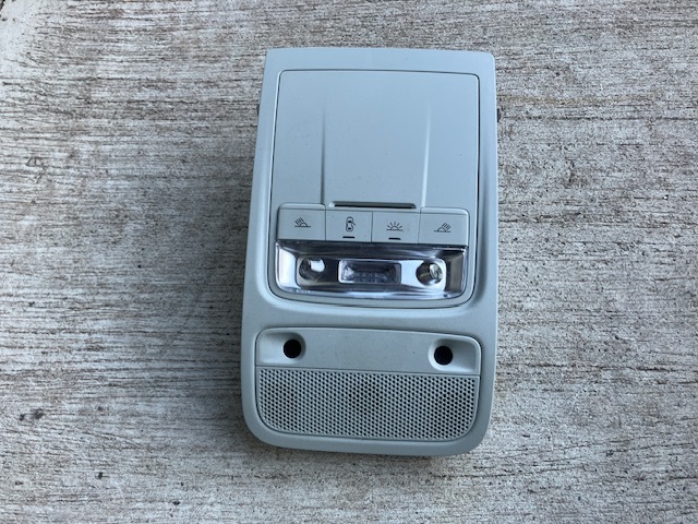 アウディQ3★2.0TFSI クワトロ★8U★純正ルームランプ★ルームライト★マップランプ★8XO.947.135.AG.ET1拍卖