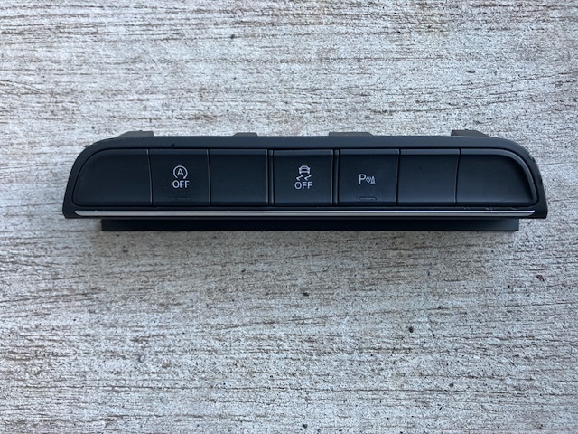 アウディQ3★2.0TFSI クワトロ★8U★純正パーキングセンサーアイドリングストップ等スイッチパネル拍卖