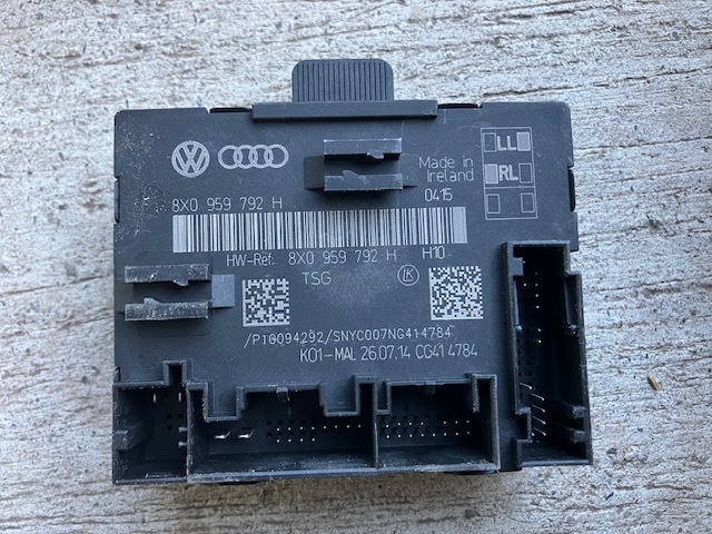 アウディQ3★2.0TFSI クワトロ★8U★純正ドアコンピューター★8X0 959 792 H拍卖