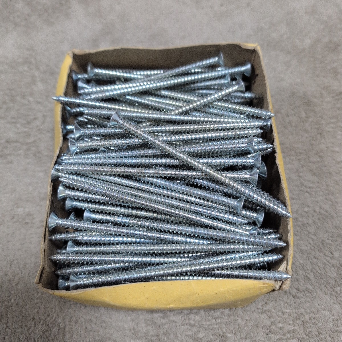 ジャンク品/長期保管品/中古品/HIRATA SCREWS/平田ネジ/ユニクロ/タッピング/皿頭5×100mm/AⅢ/1箱約150本入り拍卖