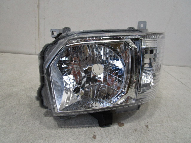 良品 トヨタ ハイエース 200系 4型/5型 純正 ハロゲン 左ヘッドライト KOITO 26-131 81130-26721拍卖