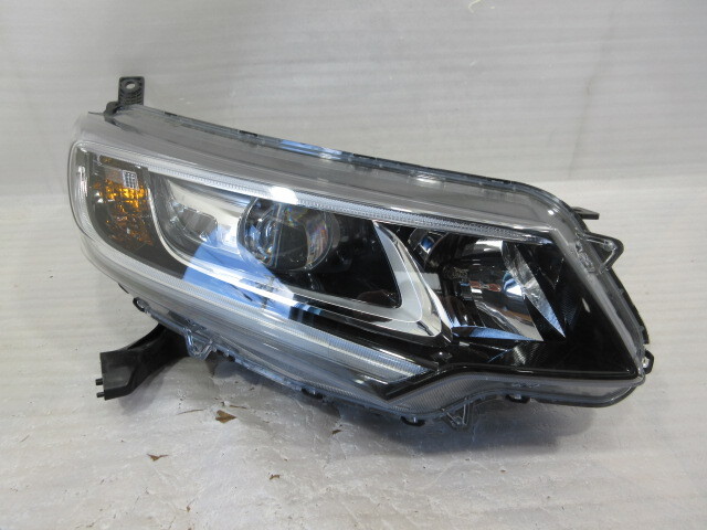 良品 ホンダ フリード GB5 純正 LED 右 ヘッドライト拍卖