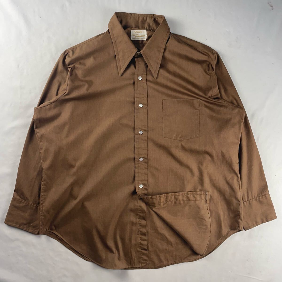 US Vintage 70s Arrow Kent collection ダクロンポリエステル コットン シャンブレー カスリ 光沢 単色 プレーン ブラウン ドレスシャツ拍卖