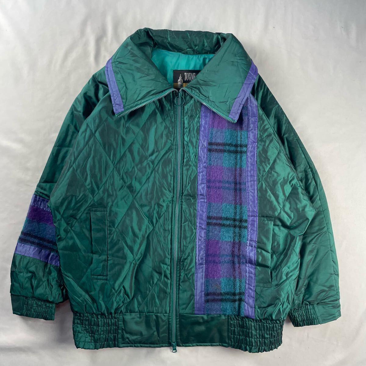 US Vintage 90-00s? TOWNE by LONDON FOG ボリュームネック 立体 キルティング 光沢 フリース レトロ 短丈 ショート丈 ブルゾン ジャンパー拍卖