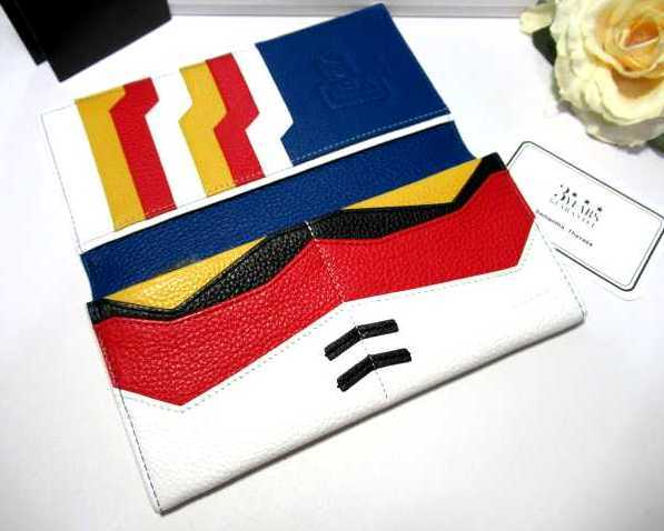 送料無料 サマンサキングズ 機動戦士 ガンダム かぶせ 長財布 新品 証明書付 包装無料 キングズ バイ サマンサタバサ 地球連邦軍 シャア拍卖