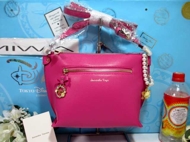 送料無料 80%引 サマンサベガ 限定 ロゴ入 フラワーリース チャーム付 ショルダーバッグ 濃ピンク 未使用 証明書付 サマンサタバサ拍卖