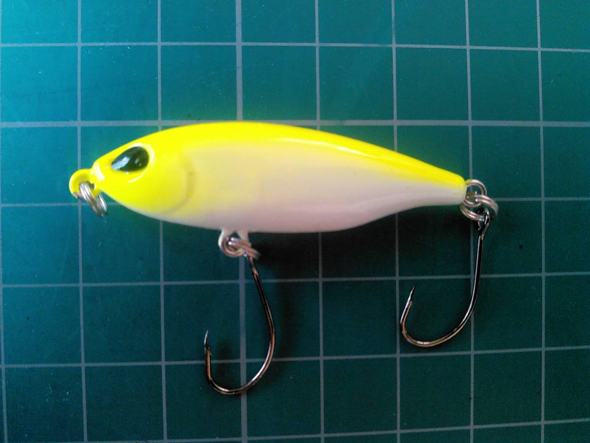小型ペンシルベイト 蛍光イエローバック 45mm 3g 検)トラウト チヌ メバル ベビーペンシル ブラックバス ギルラ ブルーギル クラッピー拍卖