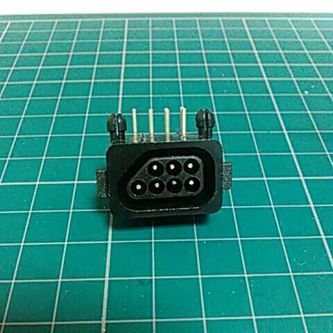 AVファミコン(ニューファミコン)NESコントローラー端子 本体側 社外品 検)ファミコン レトロフリーク コントローラーハブ 拍卖