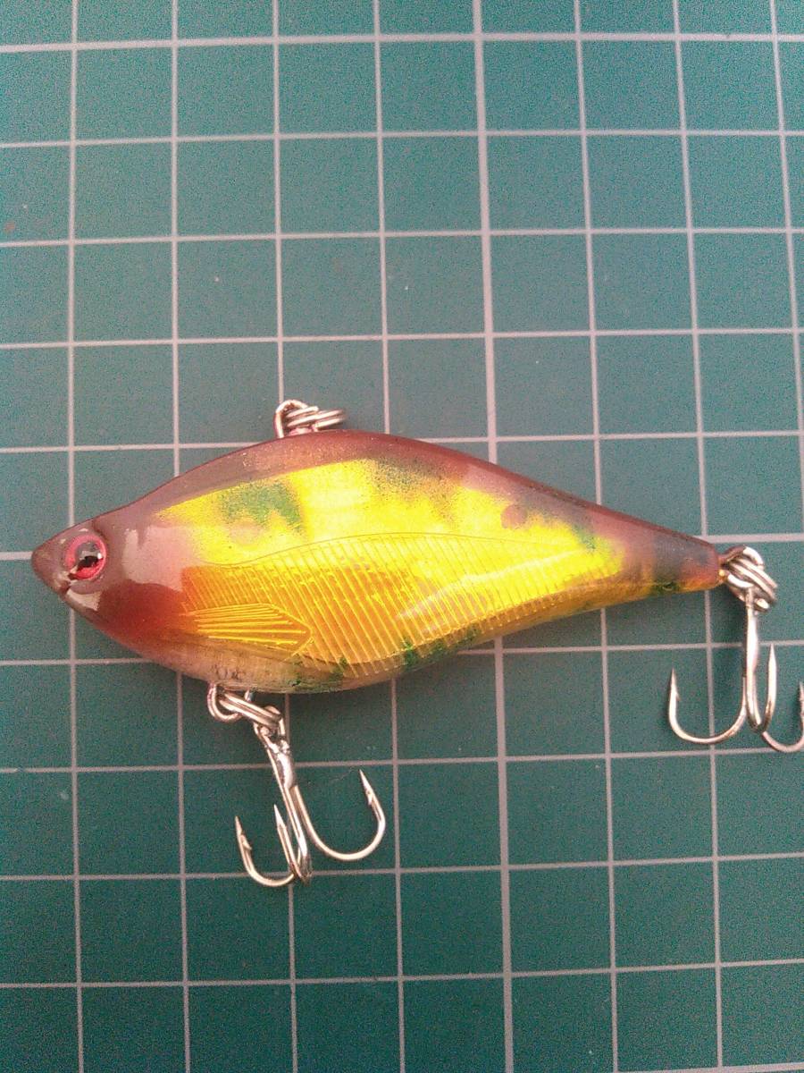 反射板入りバイブレーションプラグ ノンラトル 60mm 13g カラー2 検)B級ルアー シーバス ブラックバス 野池 ワンノッカー 拍卖