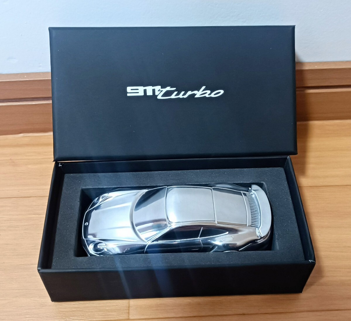 ポルシェ911ターボ(992) ペーパーウエイト メタルカー 未使用箱付 拍卖